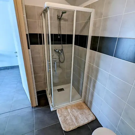 Spacieux En Centre Calvi (Corsica)